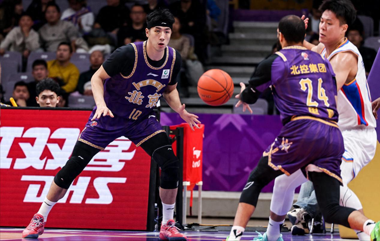 开云在线-得不偿失！北控23分输广厦，朱松玮反击摔到腰，胡金秋狂砍22+7