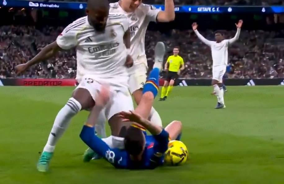 开云在线-世体列吕迪格“罪行”：踢佩德里后脑勺、脚踩斯凯利等