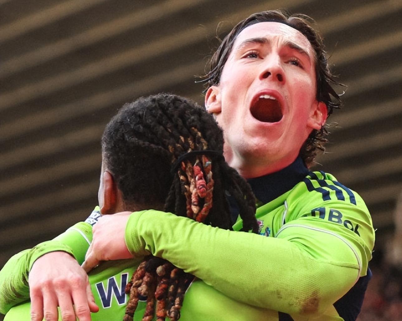 kaiyun-今夏英超游出一条大鱼 10球7助攻 天才边锋或成自由身 遭多队疯抢